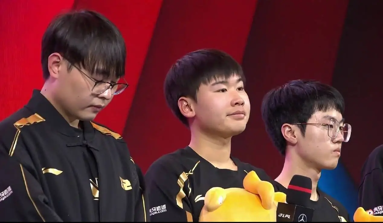 包含Rookie在RNG比赛中高光表现,逆转引发热议!的词条 包含Rookie在RNG比赛中高光表现,逆转引发热议!的词条