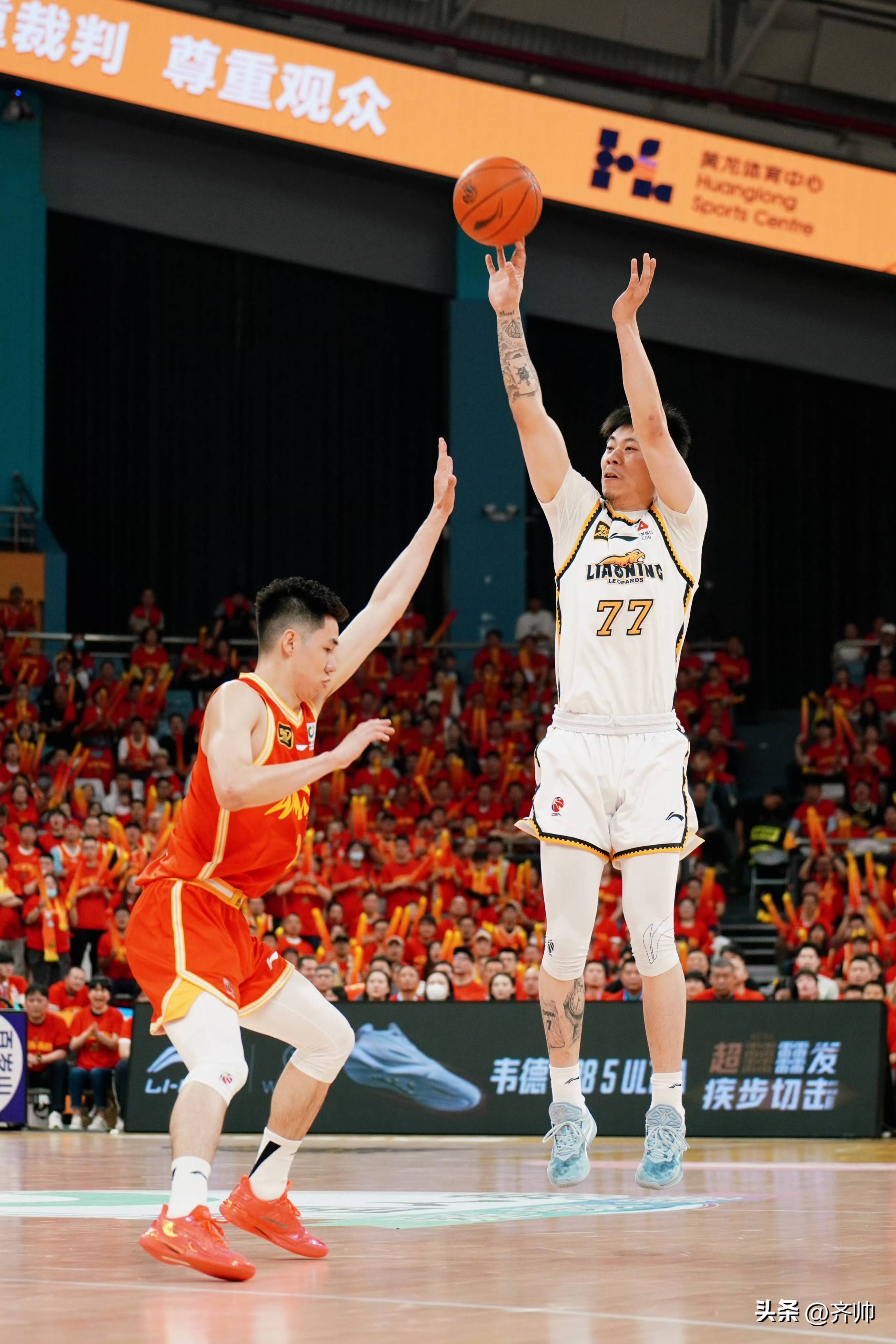 清晨突围战来临,广厦男篮围绕社区盾绝杀压哨,赛场秩序良好,身体对抗强度拉满的简单介绍 清晨突围战来临,广厦男篮围绕社区盾绝杀压哨,赛场秩序良好,身体对抗强度拉满的简单介绍