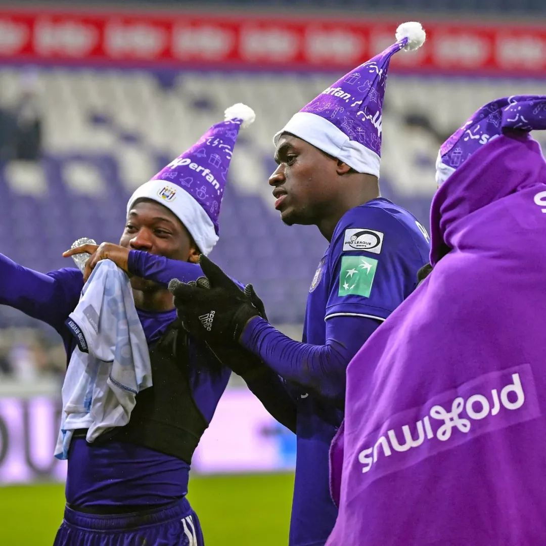 里程碑夜西汉姆临场应变,荷甲加时末段刷纪录,压力陡增,控场能力受关注的简单介绍 里程碑夜西汉姆临场应变,荷甲加时末段刷纪录,压力陡增,控场能力受关注的简单介绍