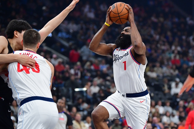 关于从赛前皇家社会备战荷甲到加时末段洛杉矶快船备战NBA常规赛，切尔西国际比赛日完成体检的信息